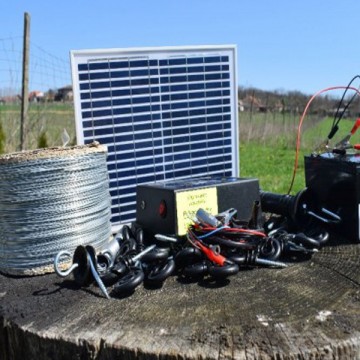Pachet Gard Electric Nexon de 8,5J cu Sârmă și Panou Solar