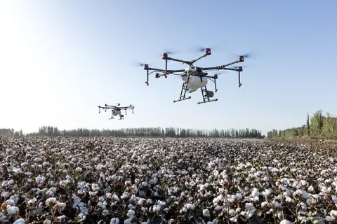 Agricultură modernă cu ajutorul dronelor industriale