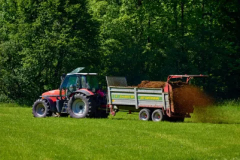 Avantajele utilizării de îngrășăminte bio în agricultură