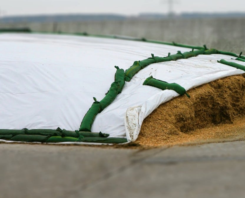 Totul despre folia pentru siloz: ghidul complet pentru agricultorul începător