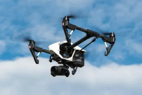 Utilizarea dronelor în monitorizarea și gestionarea culturilor de porumb